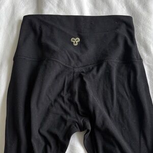 Aritzia Black High-Waisted Leggings